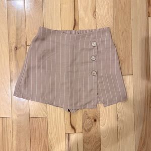 Adorable Skort! Size small Haute Monde